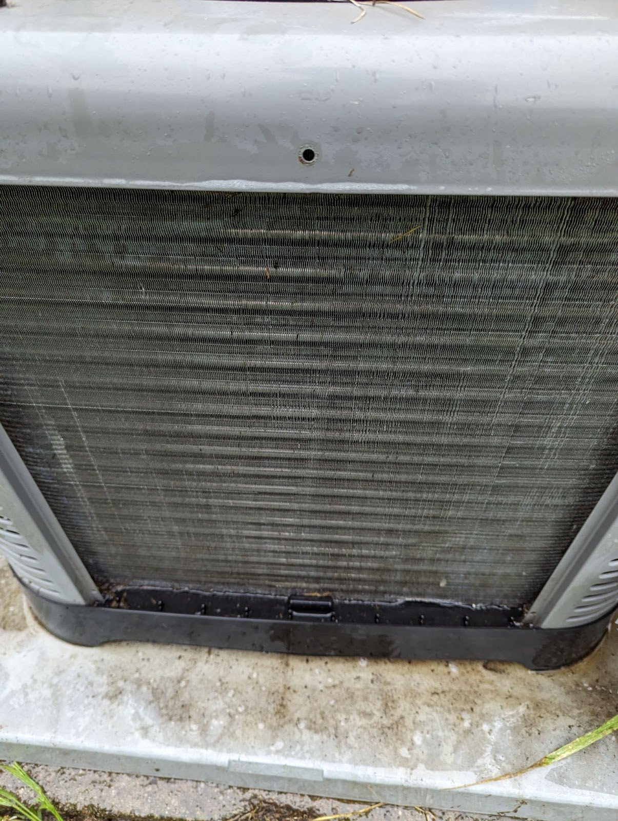 The same heat pump after Bailey’s Comfort Services cleaned it.